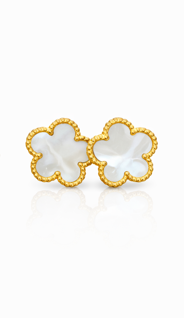 حلق وردة ابيض بإطار ذهبى